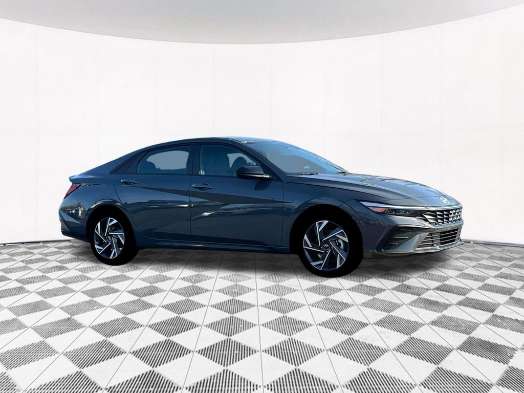 New 2025 Hyundai Elantra SEL image 15