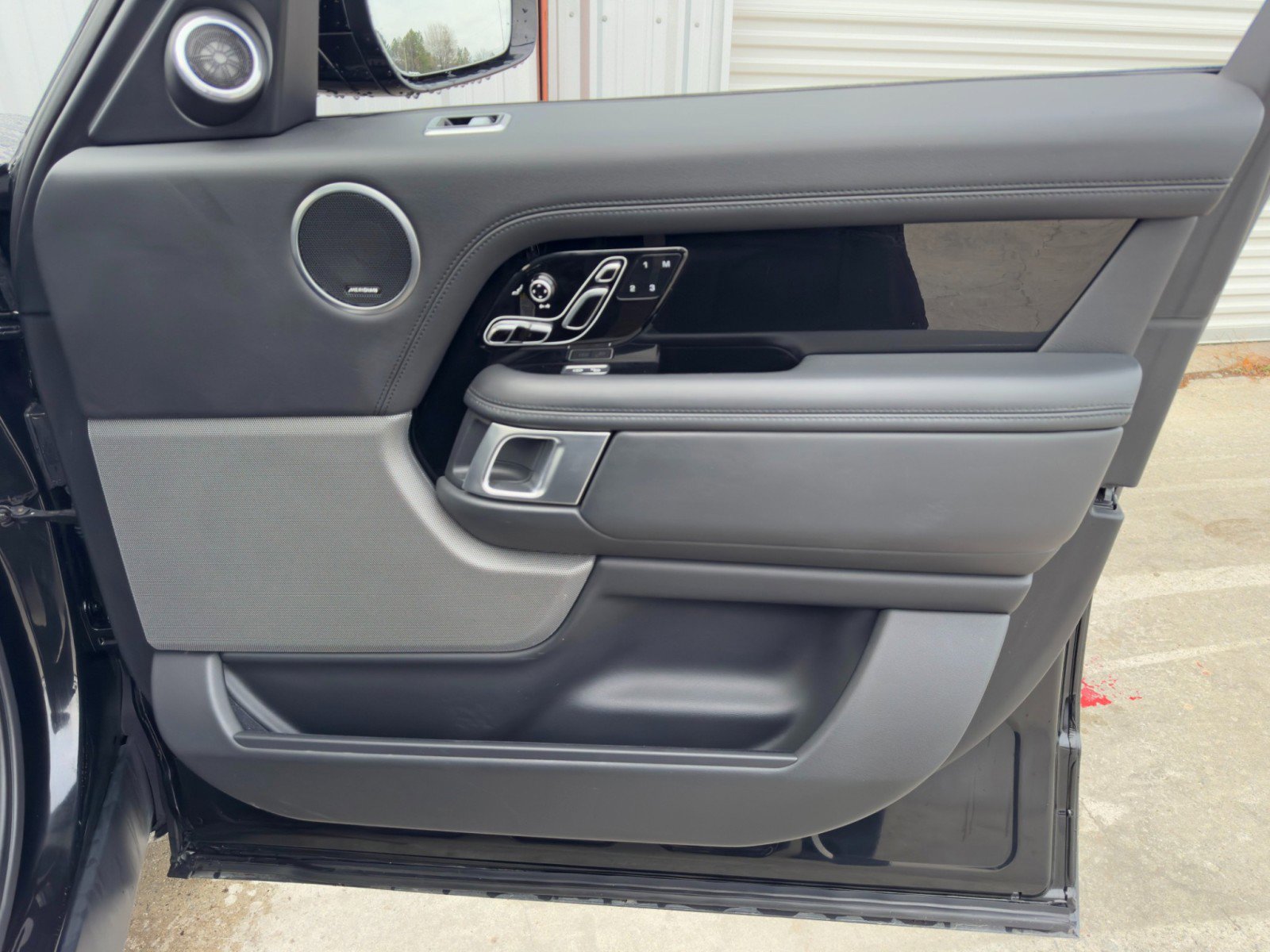 Used 2020 Land Rover Range Rover HSE image 51