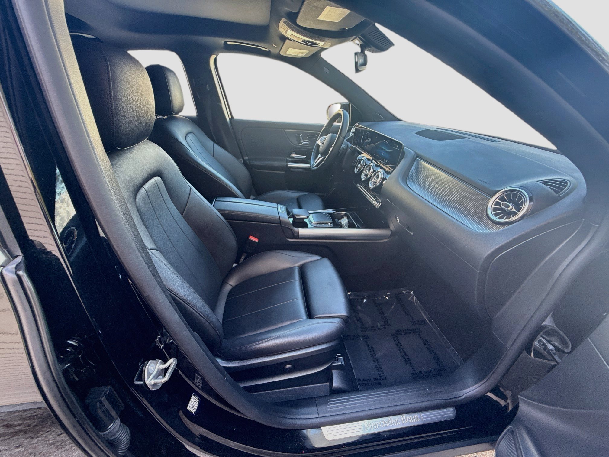 Used 2021 Mercedes-Benz GLA 250 4MATIC w/ Premium Package image 31