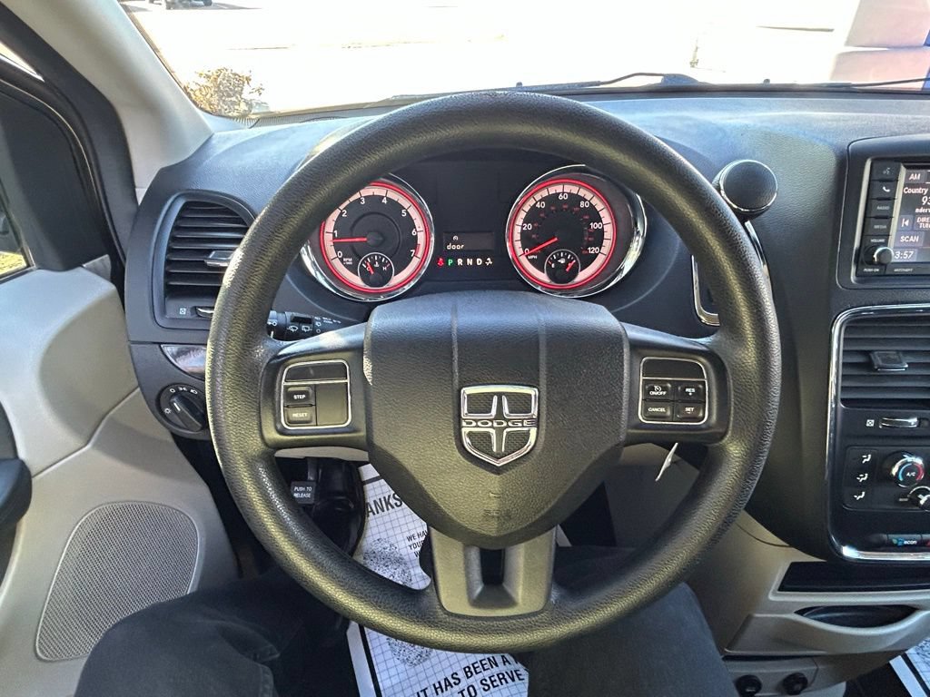 Used 2018 Dodge Grand Caravan SE FWD image 19