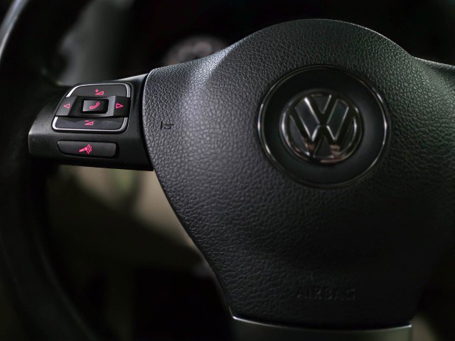 Used 2017 Volkswagen Tiguan S image 18