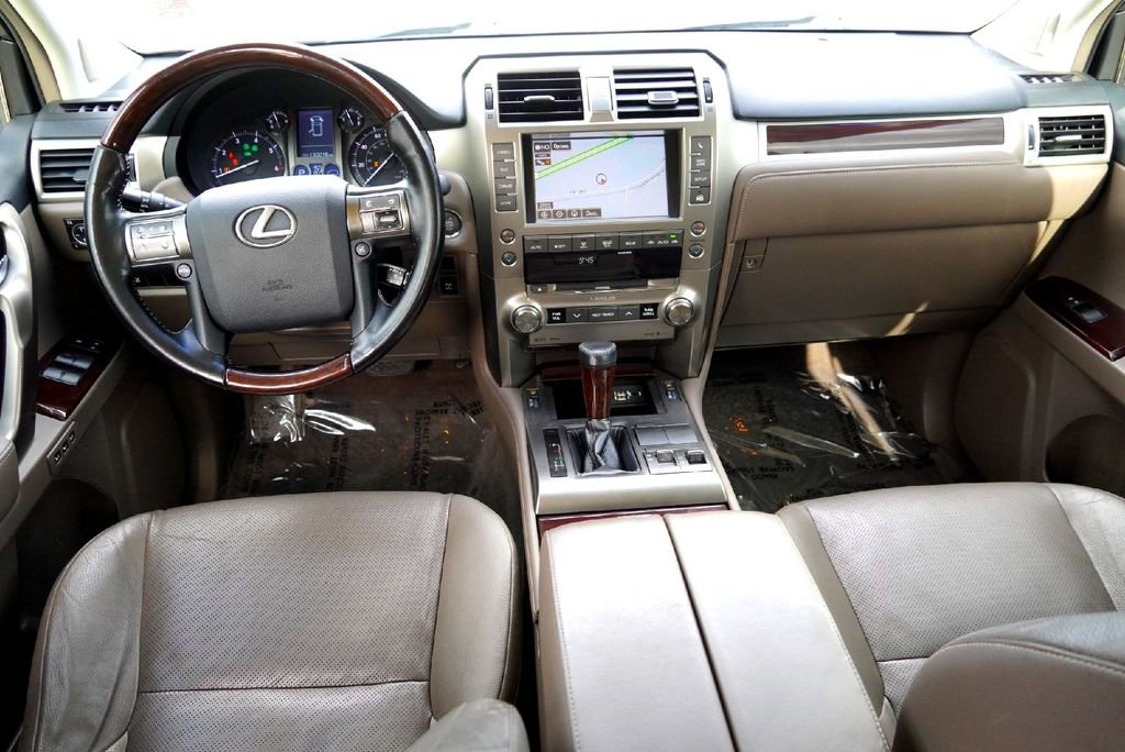 Used 2017 Lexus GX 460 image 27