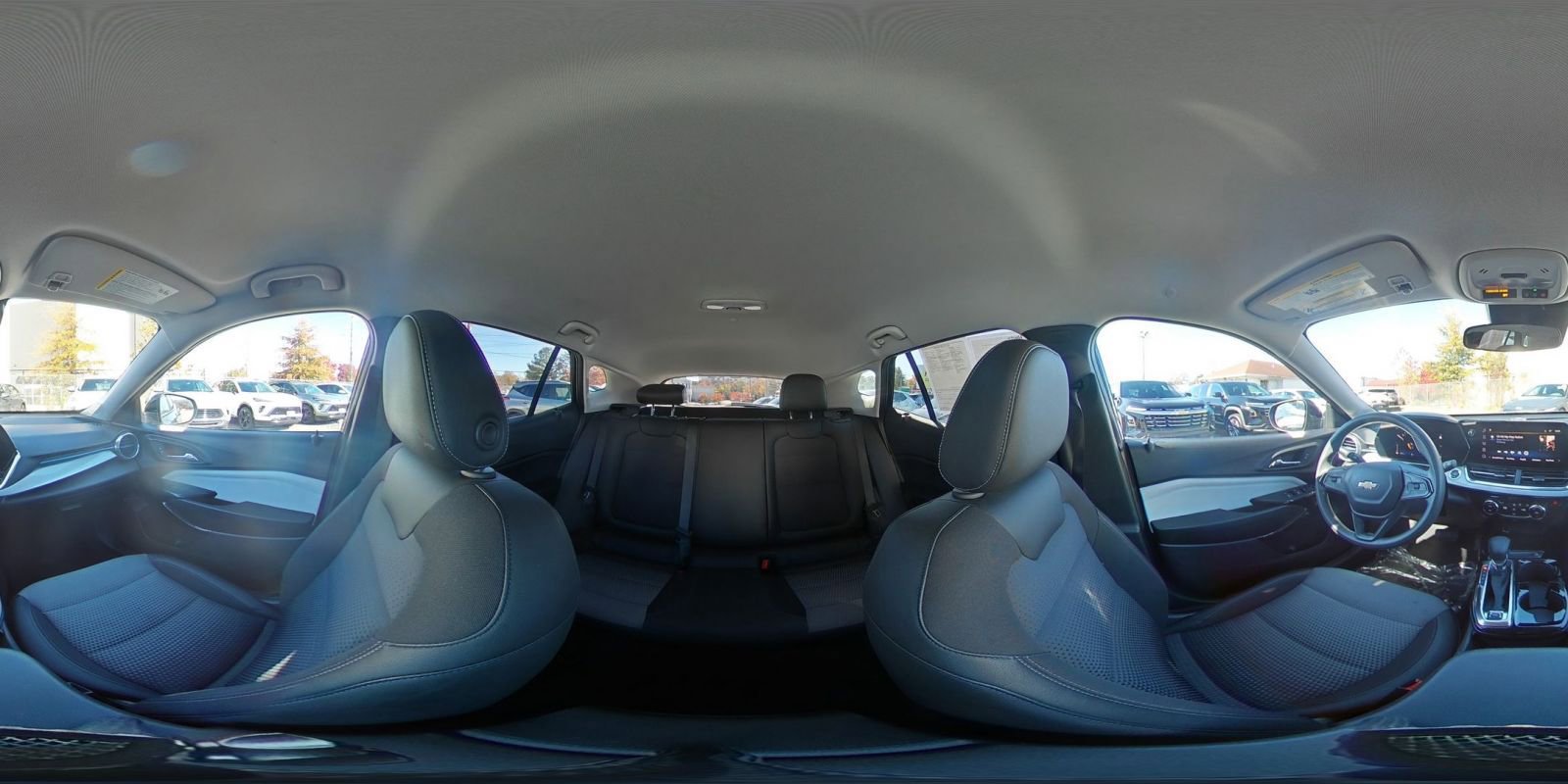 Used 2025 Chevrolet Trax LT image 40