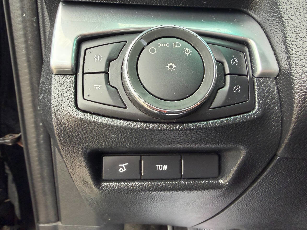 Used 2016 Ford Explorer Sport w/ Equipment Group 401A AWD/4WD image 17