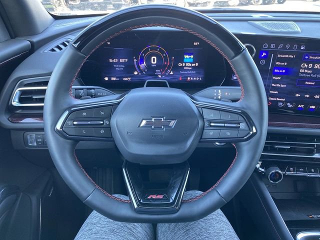Used 2024 Chevrolet Traverse RS image 11
