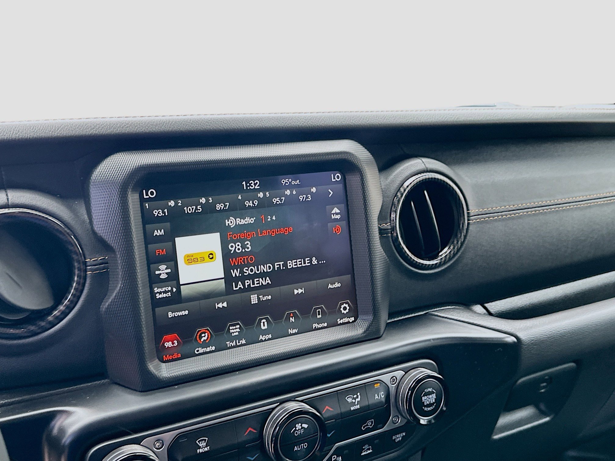 Used 2023 Jeep Wrangler Unlimited Sahara image 10