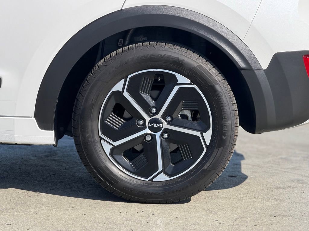 Used 2023 Kia Niro EX FWD image 3