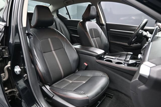 Used 2024 Nissan Altima 2.5 SR FWD image 17