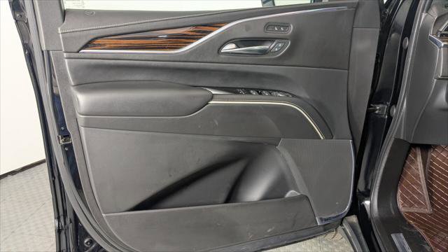 Used 2022 Cadillac Escalade ESV Luxury image 21