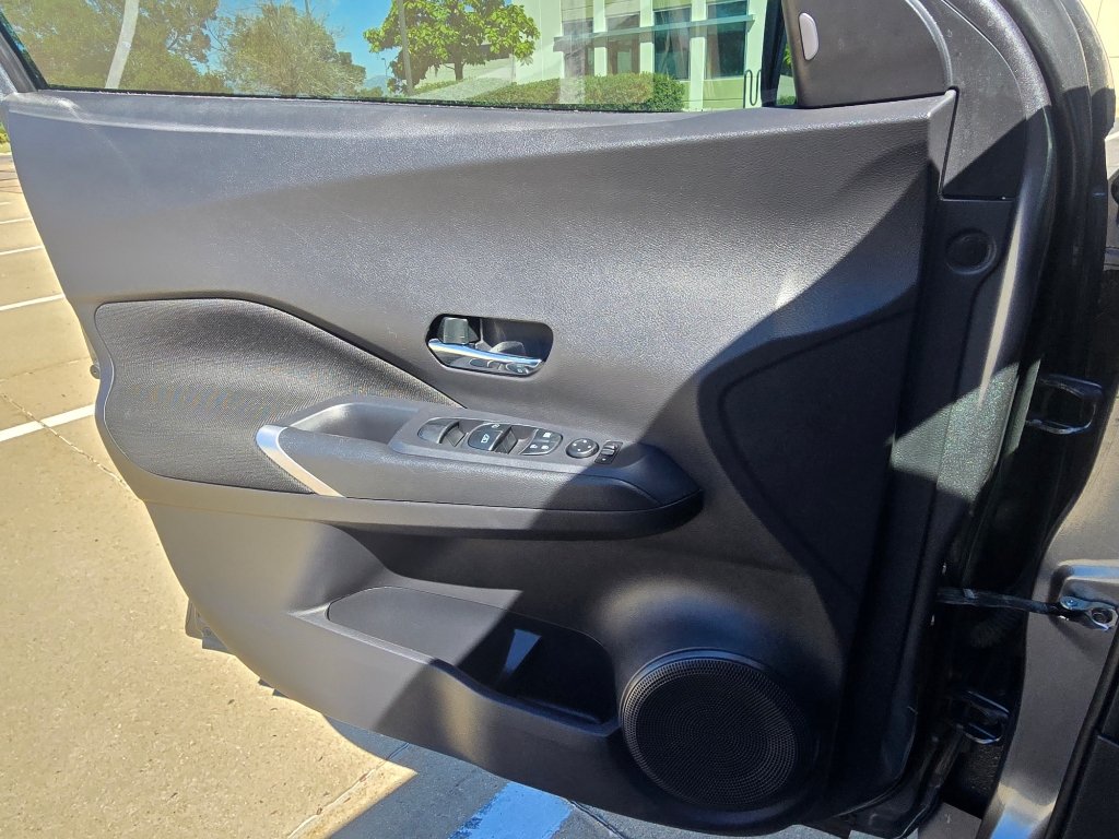 Used 2024 Nissan Kicks SV FWD image 18
