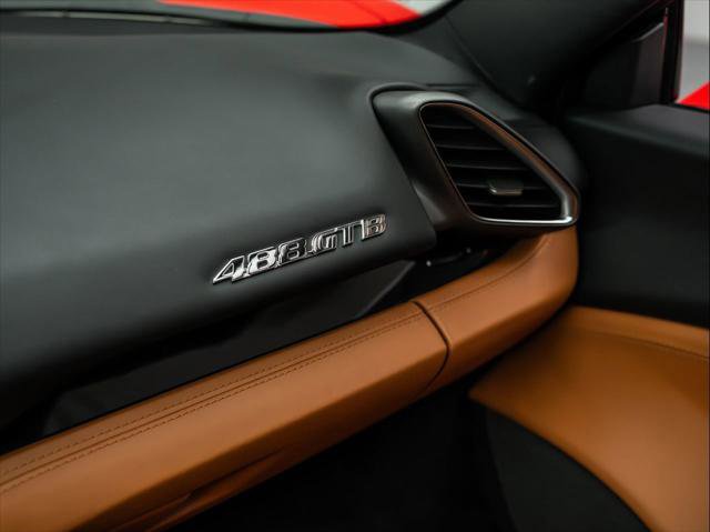 Used 2018 Ferrari 488 GTB image 17