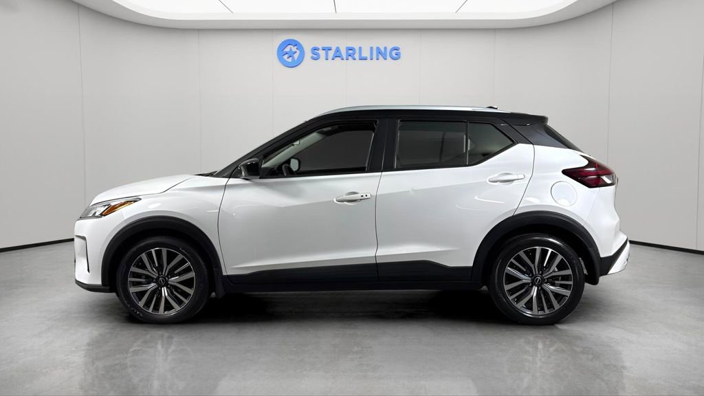 Used 2023 Nissan Kicks SV FWD image 3