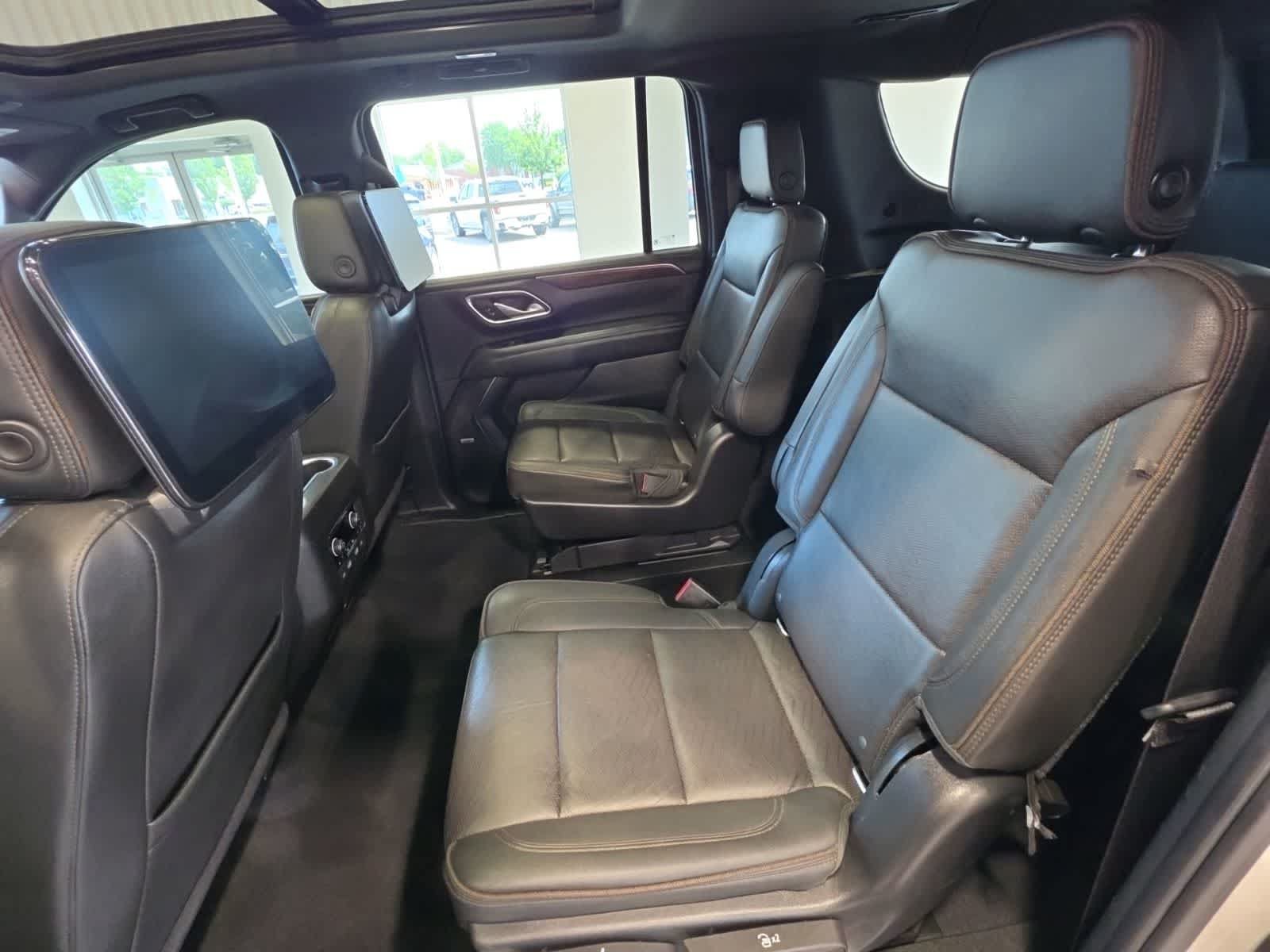 Used 2021 Chevrolet Suburban High Country AWD/4WD image 33