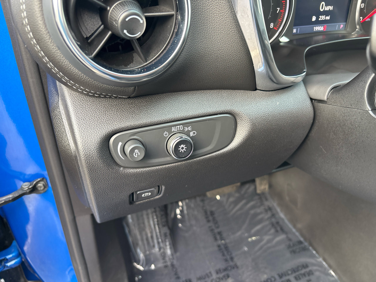 Used 2025 Chevrolet Blazer LT image 14