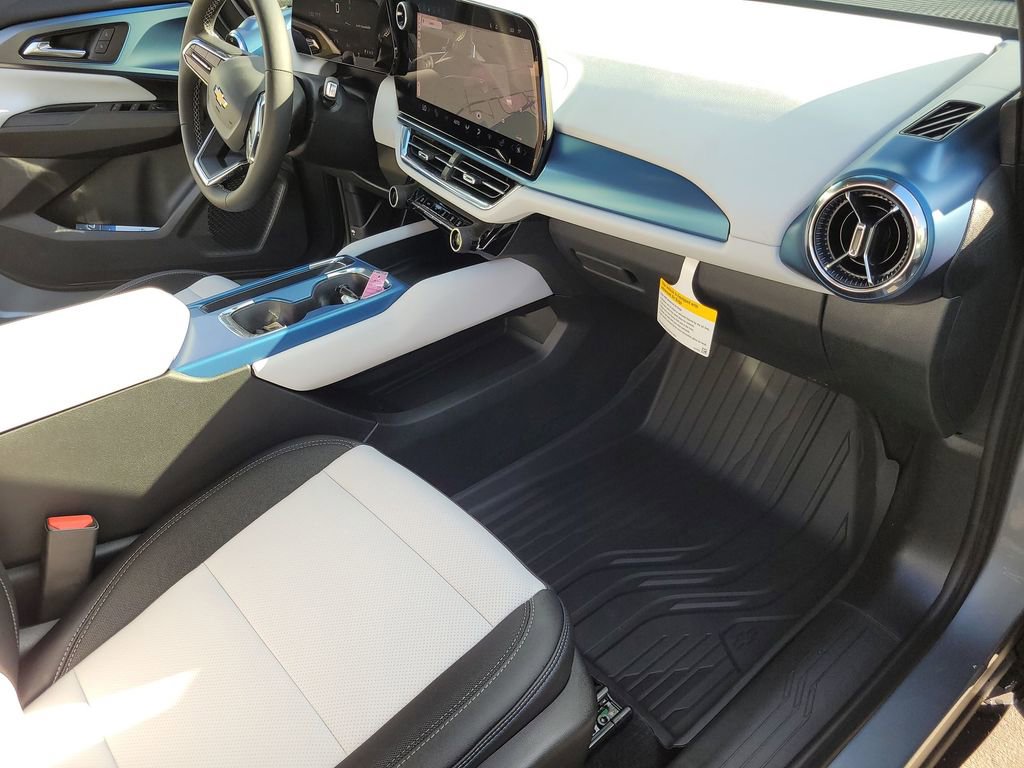 New 2026 Chevrolet Equinox EV LT image 28