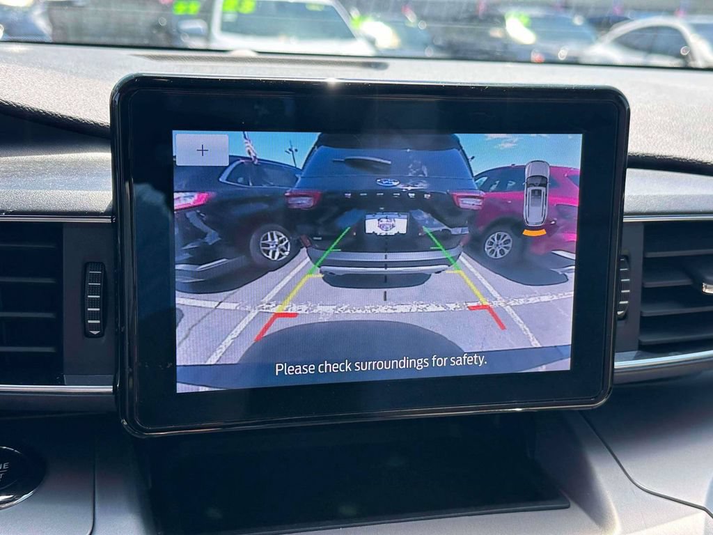 Used 2022 Ford Explorer XLT w/ Equipment Group 202A AWD/4WD image 30