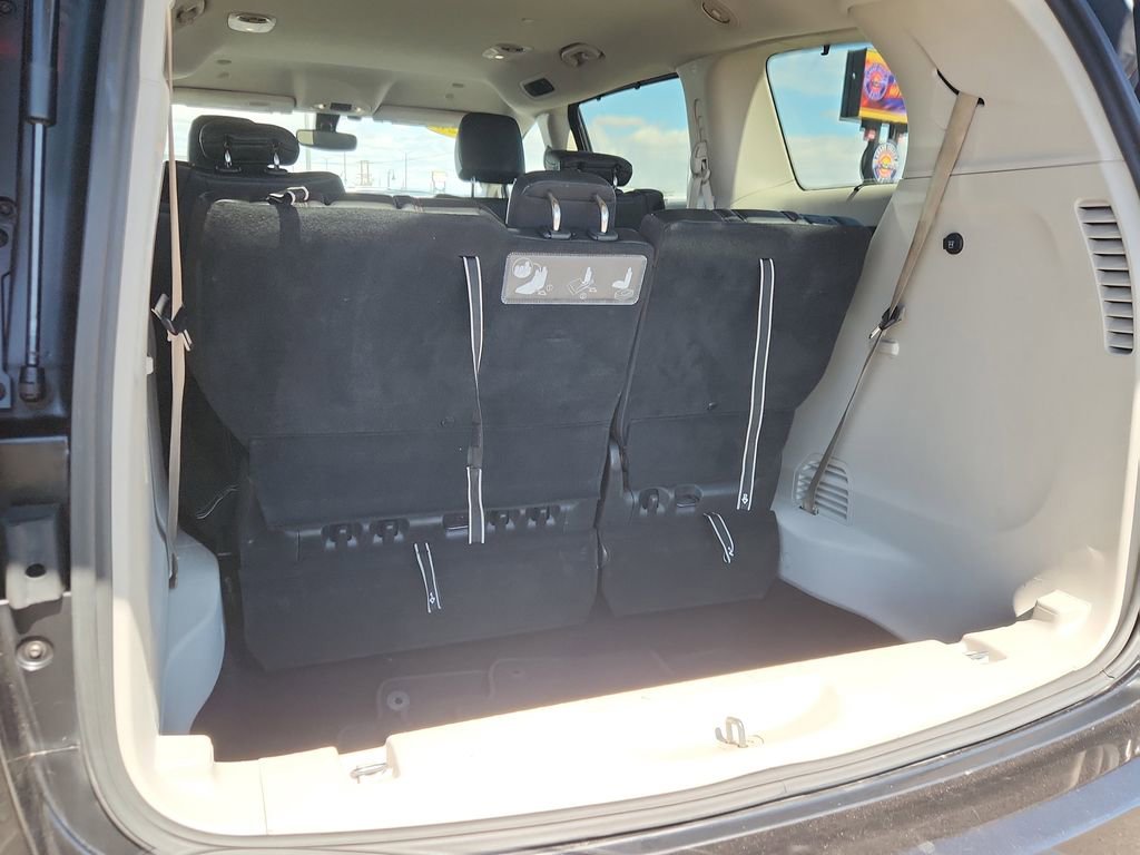Used 2020 Chrysler Pacifica Touring-L FWD image 13