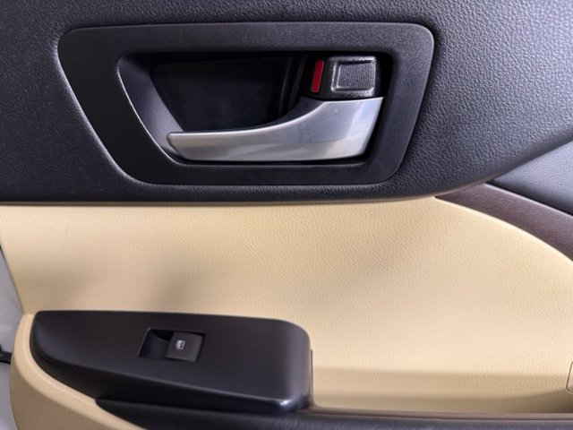 Used 2017 Toyota Highlander XLE w/ Carpet Mat Package FWD image 27