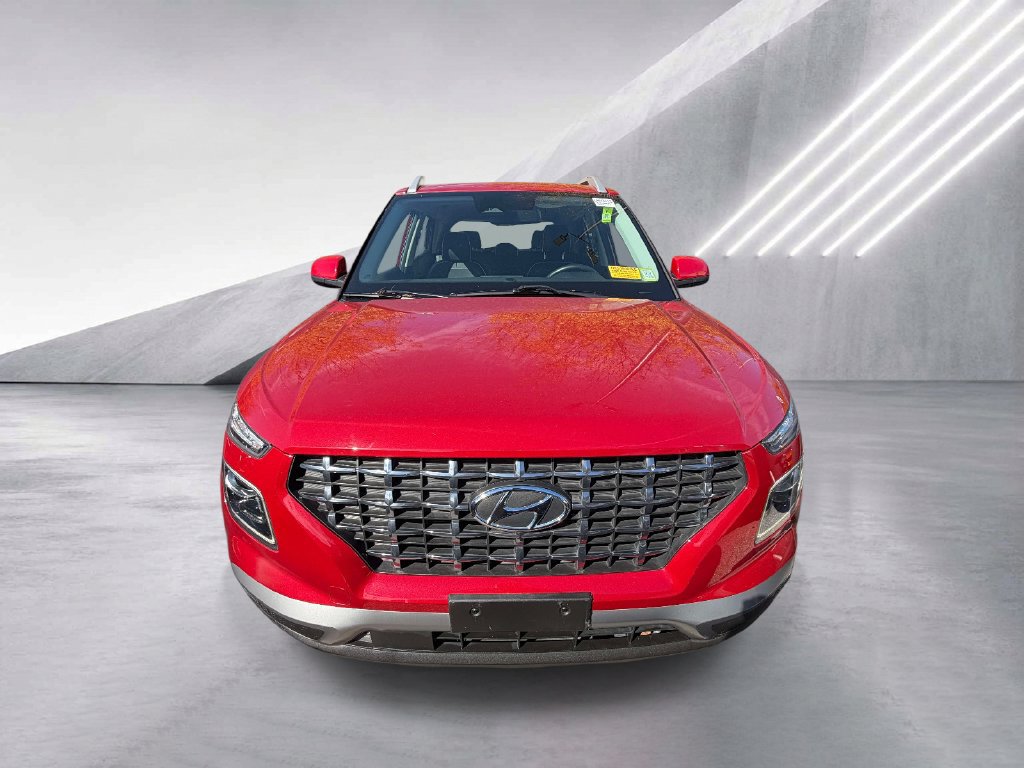 Certified 2023 Hyundai Venue Limited w/ Cargo Package FWD image 2