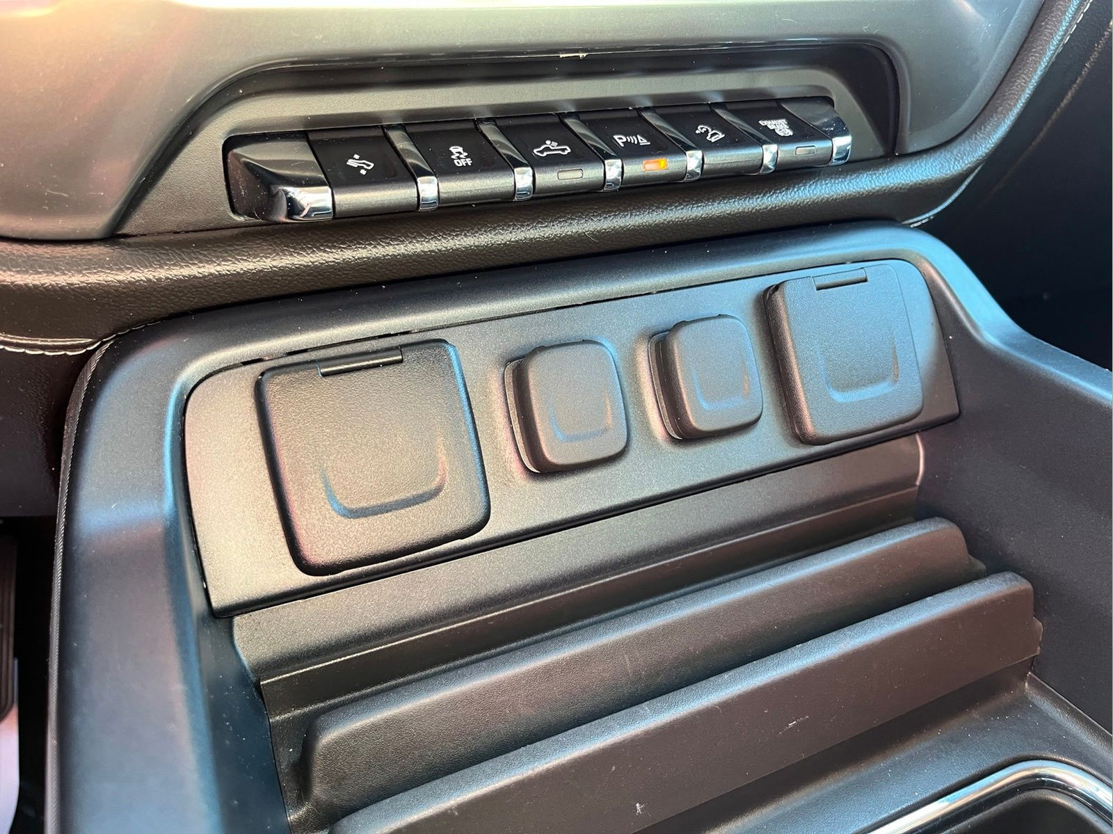 Used 2018 Chevrolet Silverado 2500 LTZ w/ Duramax Plus Package AWD/4WD image 20