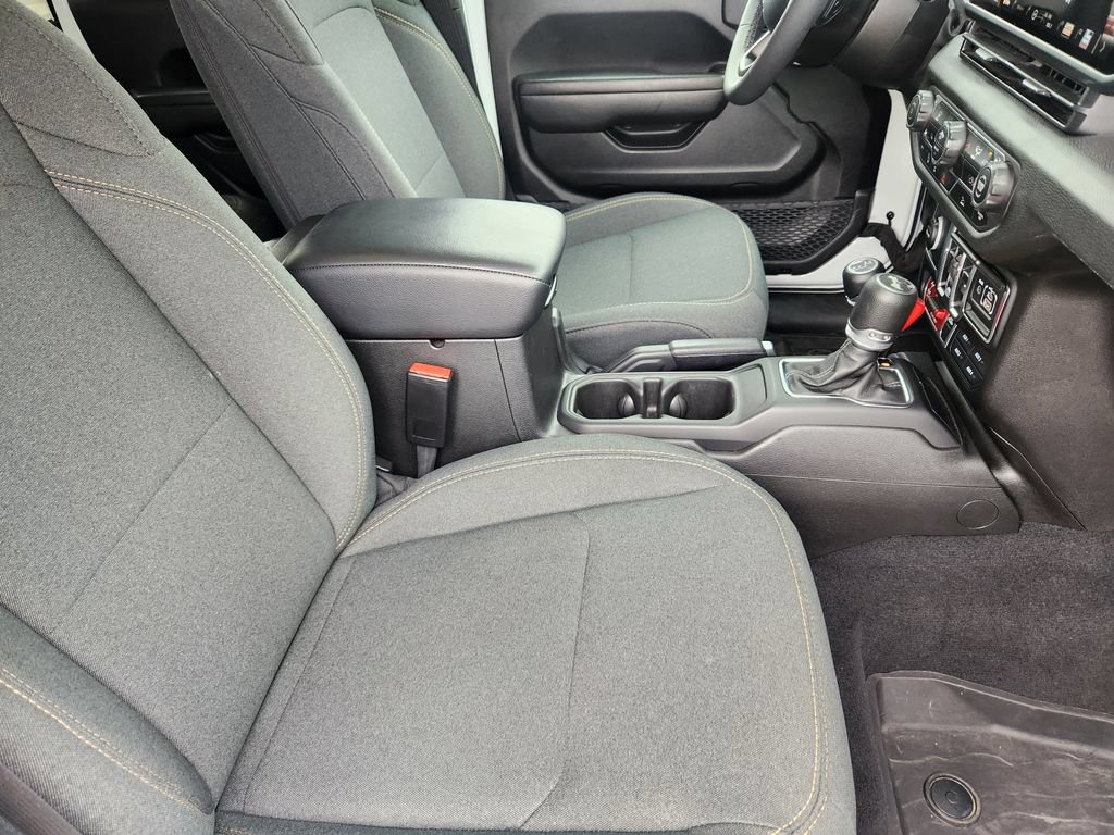 Used 2025 Jeep Wrangler Unlimited Sport AWD/4WD image 14