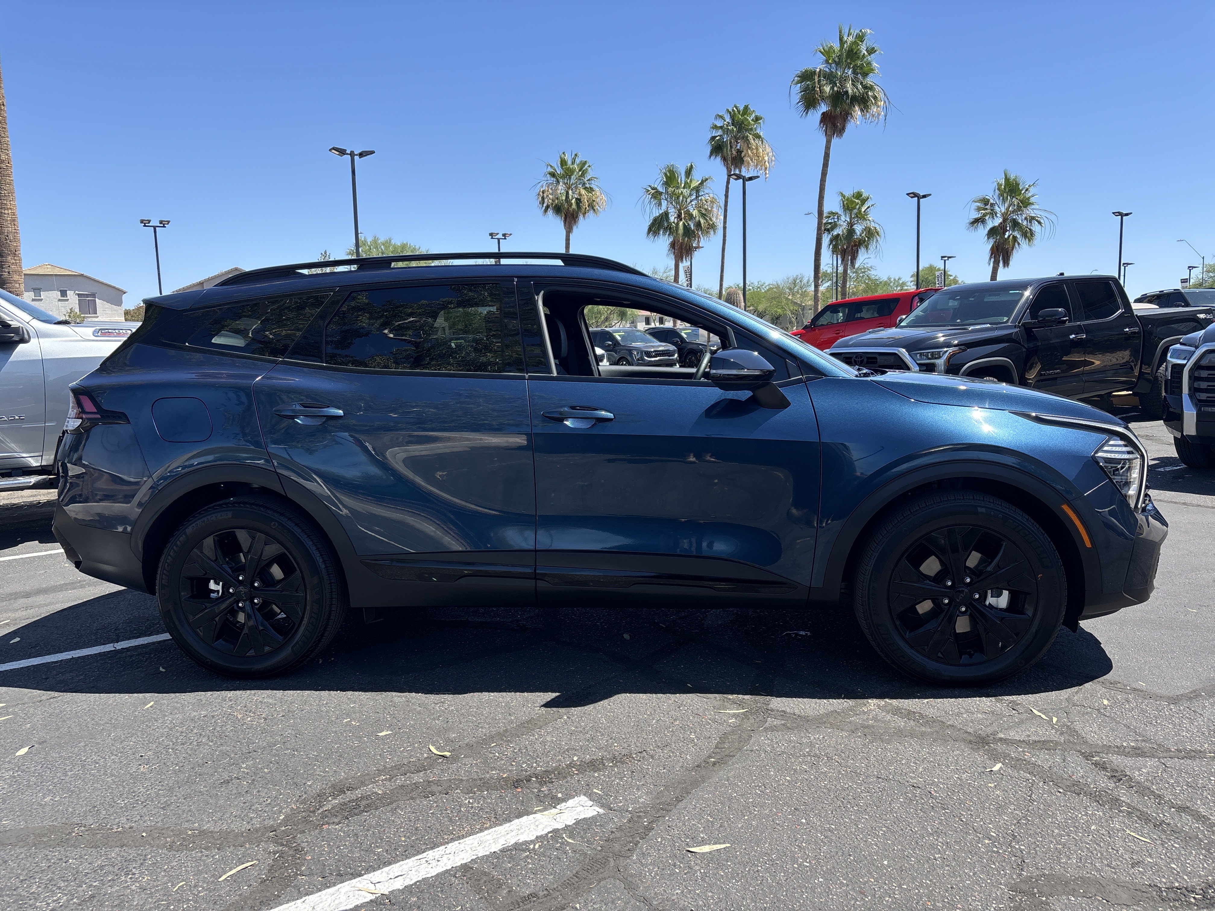 Certified 2025 Kia Sportage X-Line AWD/4WD image 2