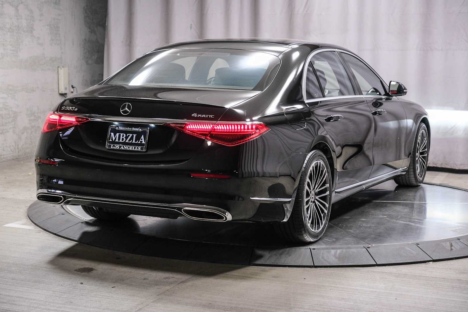 Certified 2023 Mercedes-Benz S 580e 4MATIC Sedan image 4
