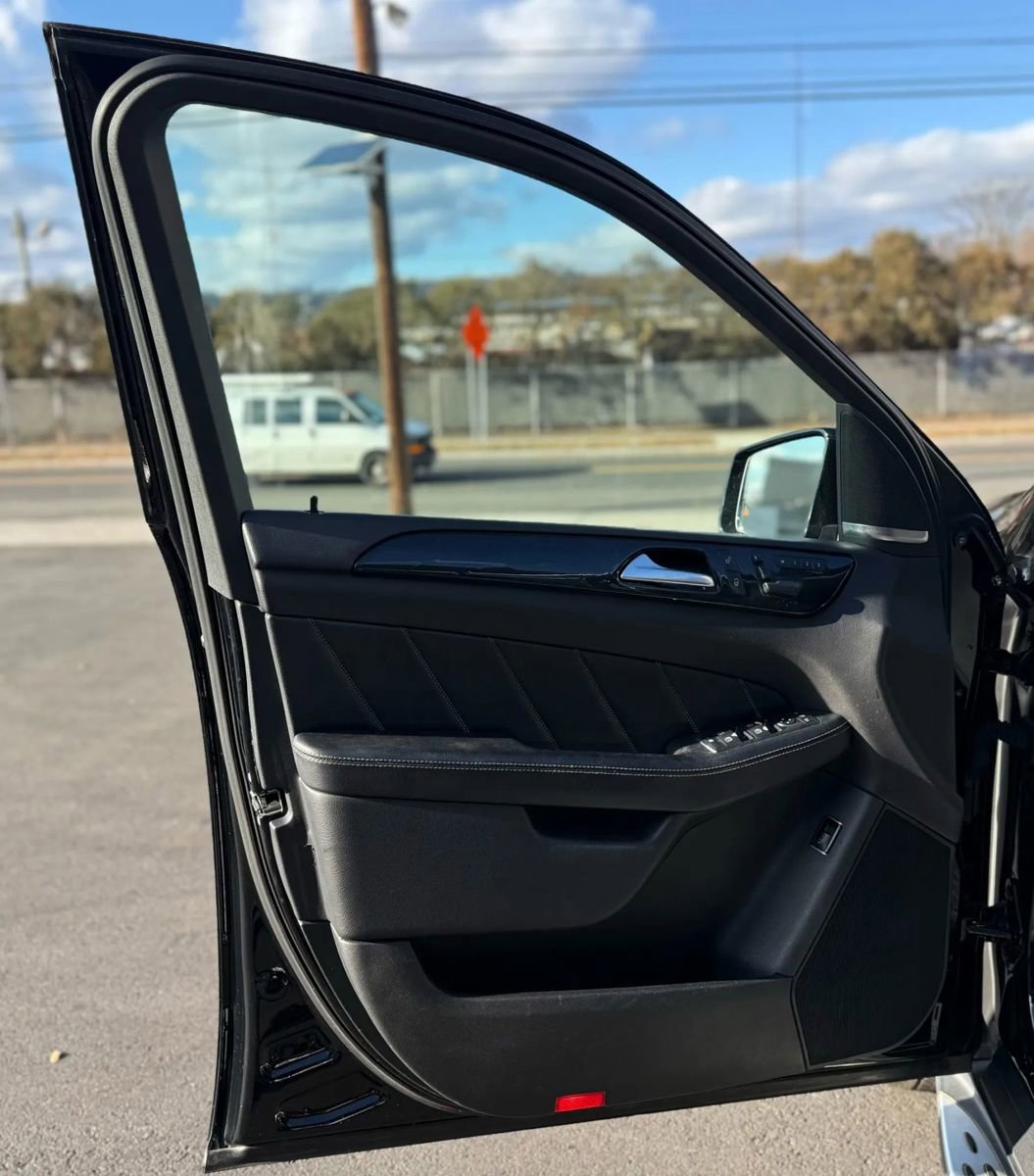 Used 2015 Mercedes-Benz GL 450 4MATIC image 10