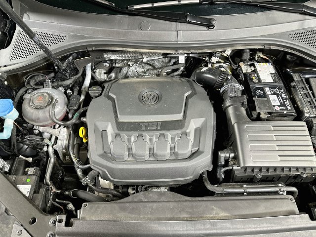 Certified 2024 Volkswagen Tiguan SEL R-Line AWD/4WD image 33