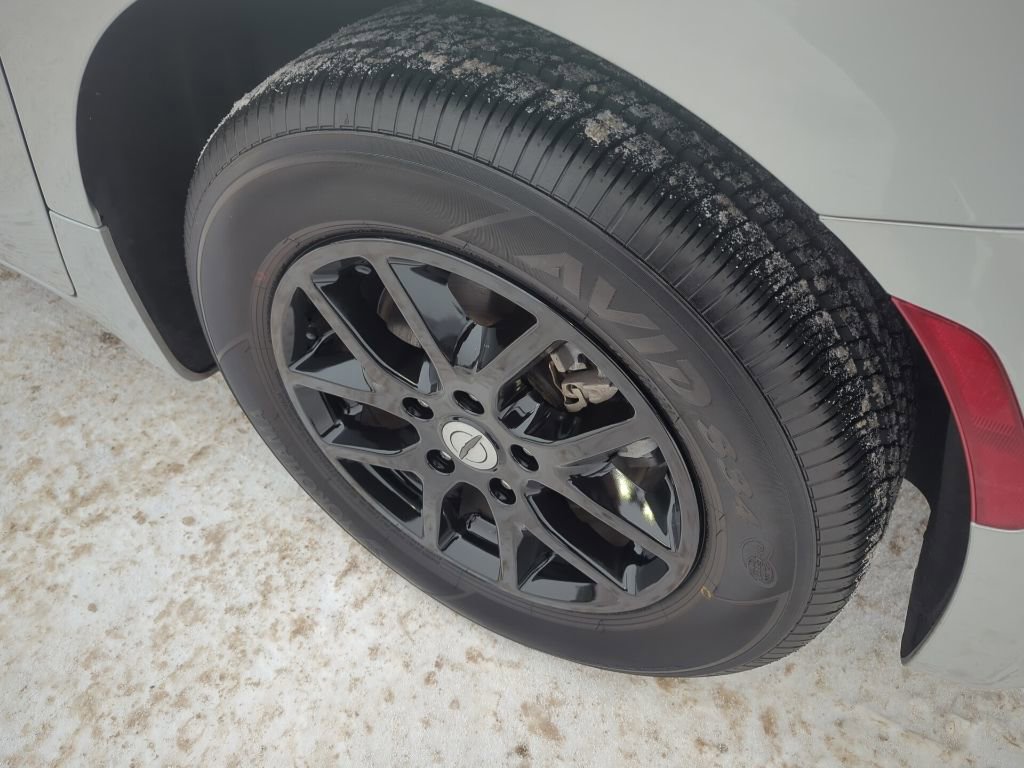 Used 2024 Chrysler Pacifica Touring-L image 12