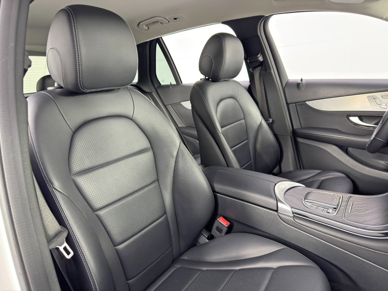 Used 2021 Mercedes-Benz GLC 300 image 36