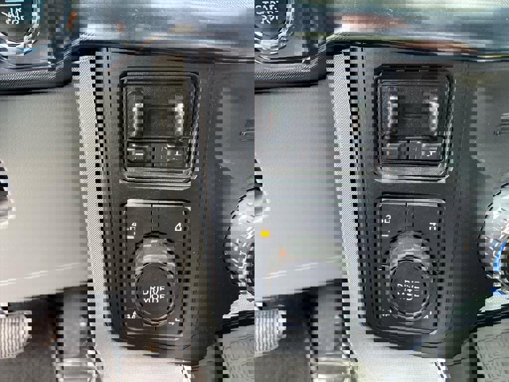 Used 2021 Ford F150 Limited image 16