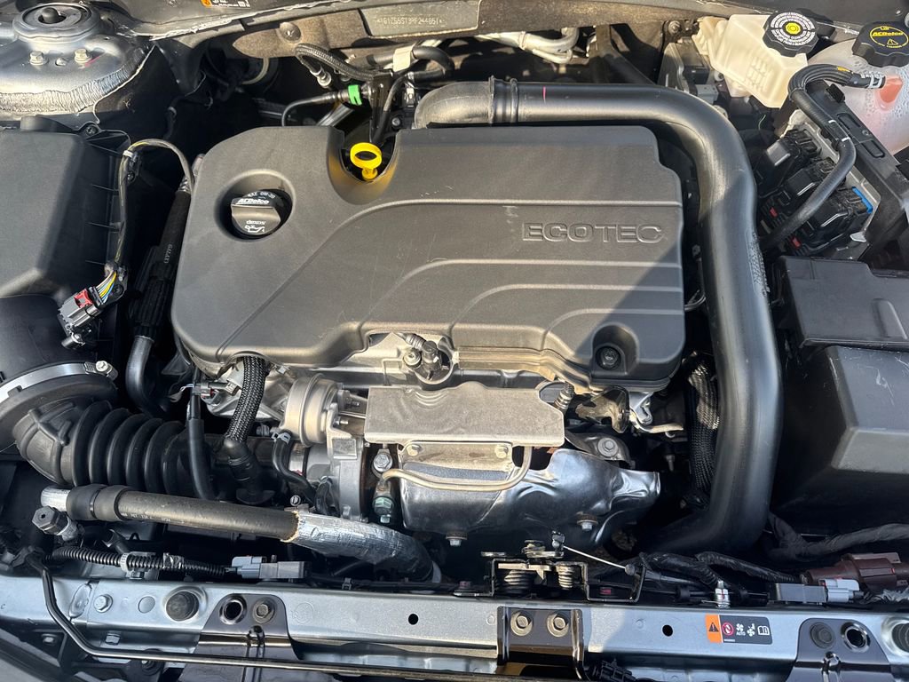 Used 2024 Chevrolet Malibu RS FWD image 20