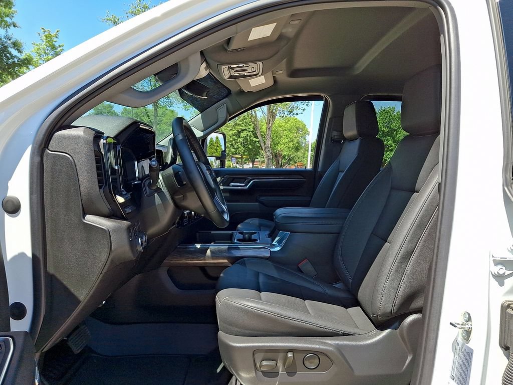 Used 2024 Chevrolet Silverado 3500 LTZ w/ LTZ Plus Package AWD/4WD image 13