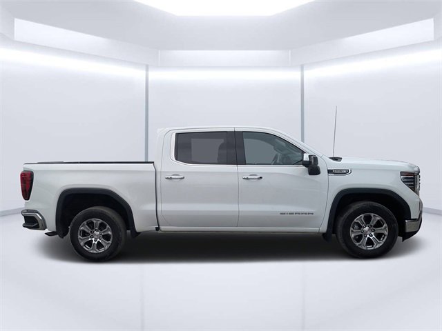 Used 2024 GMC Sierra 1500 SLT image 2