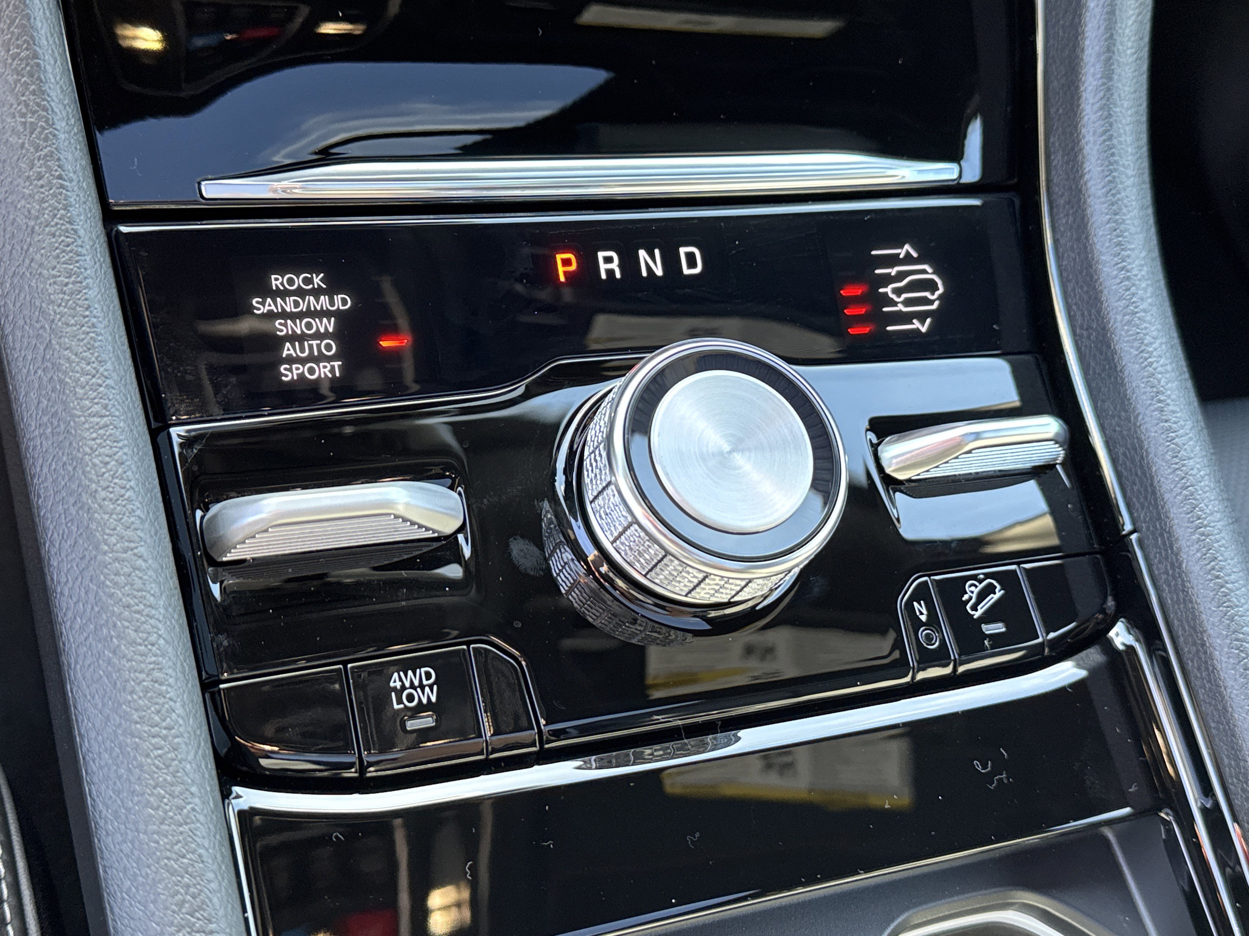 New 2025 Jeep Grand Cherokee Overland w/ Luxury Tech Group IV image 35