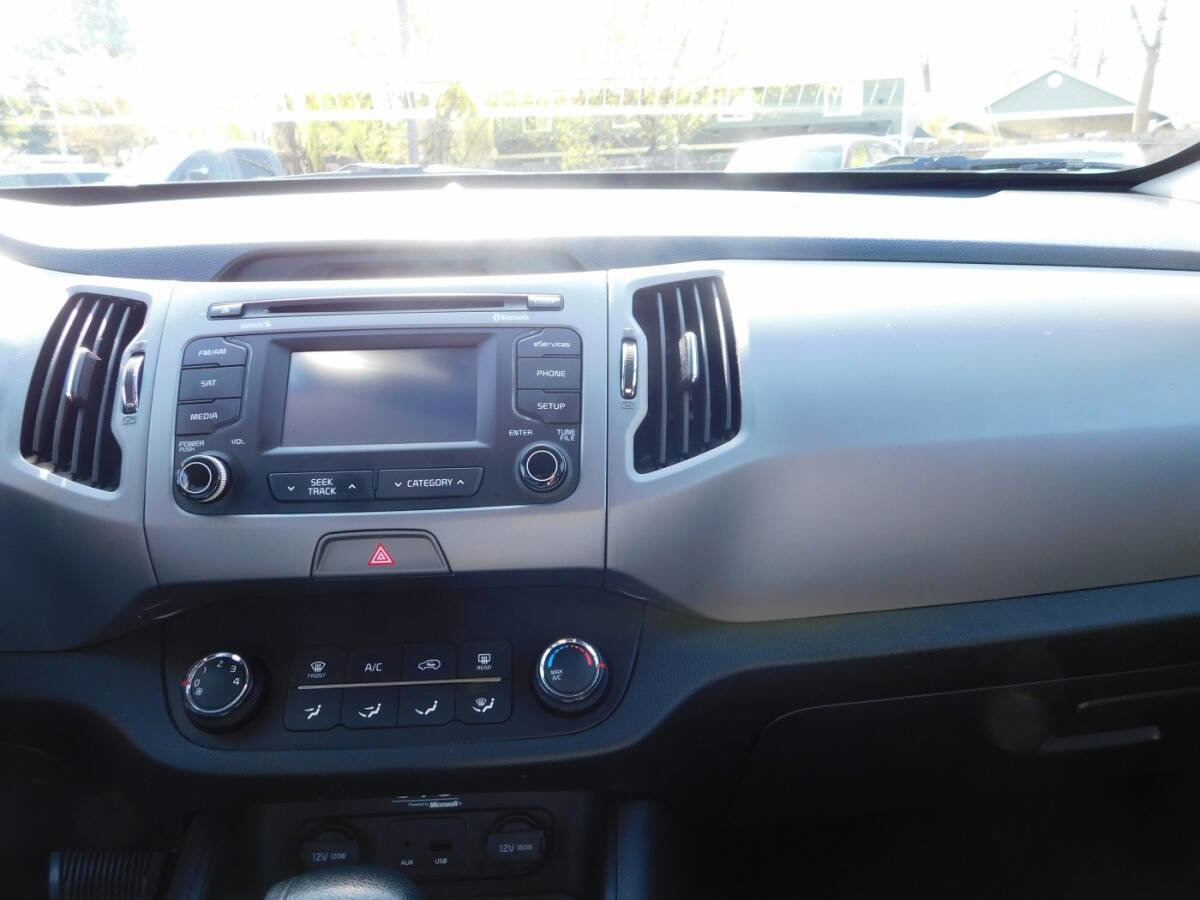Used 2015 Kia Sportage LX image 9