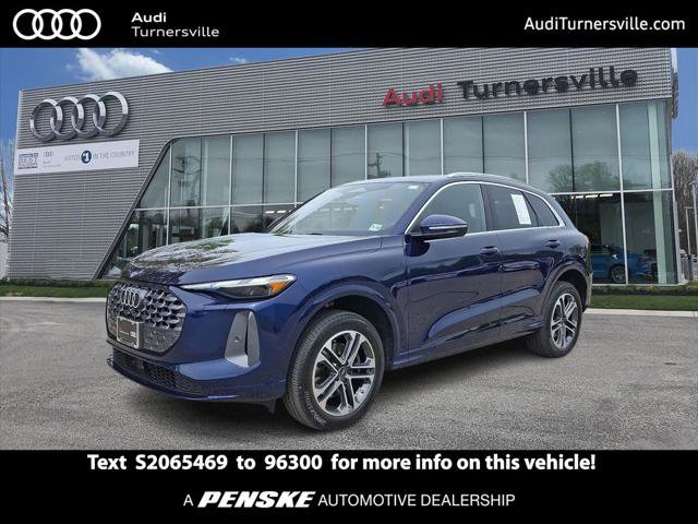 Certified 2025 Audi Q5 Premium w/ Convenience Package AWD/4WD image 1