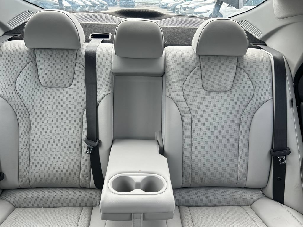 Used 2025 Hyundai Elantra Limited FWD image 24