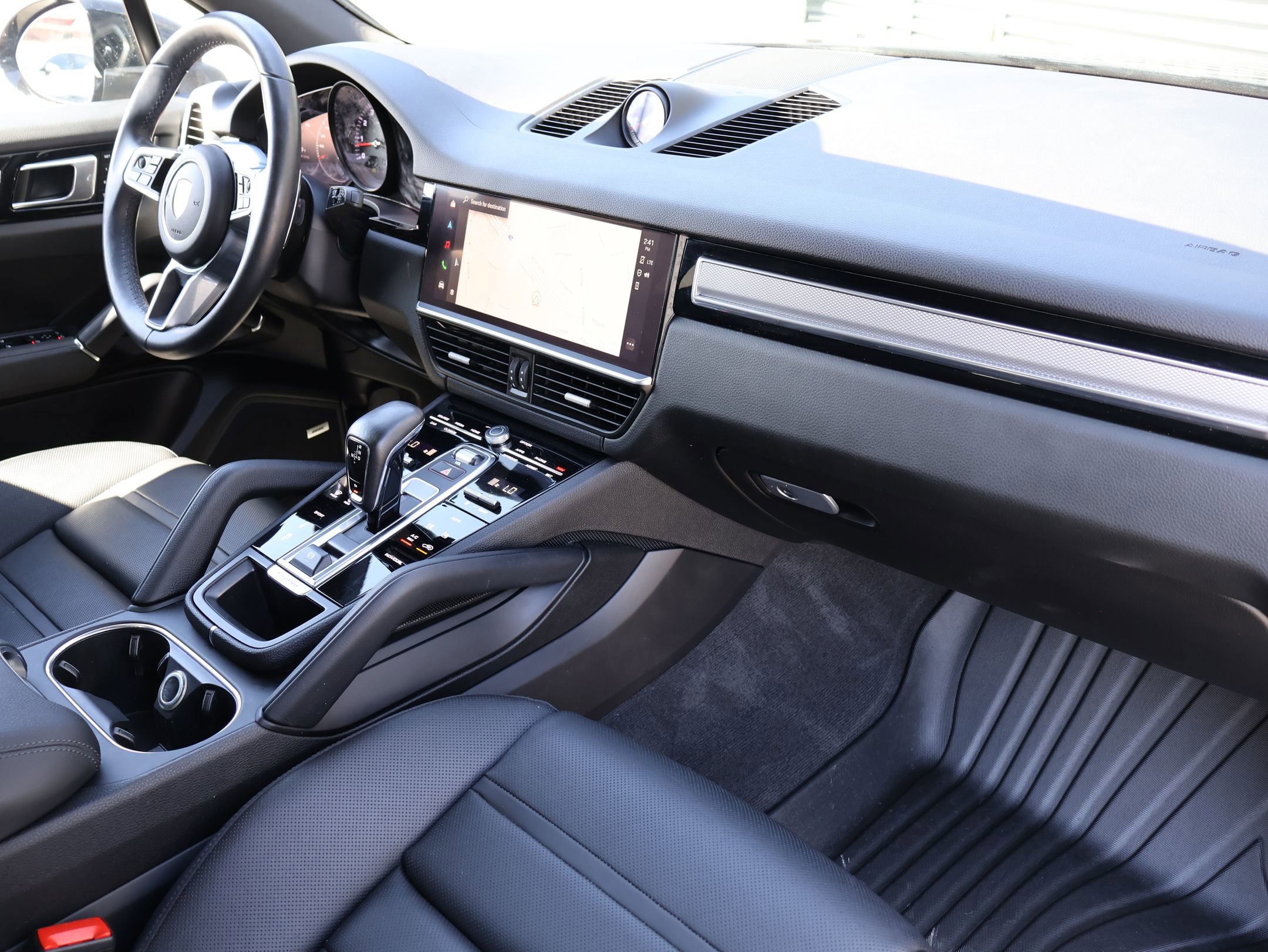 Used 2023 Porsche Cayenne Platinum Edition image 26