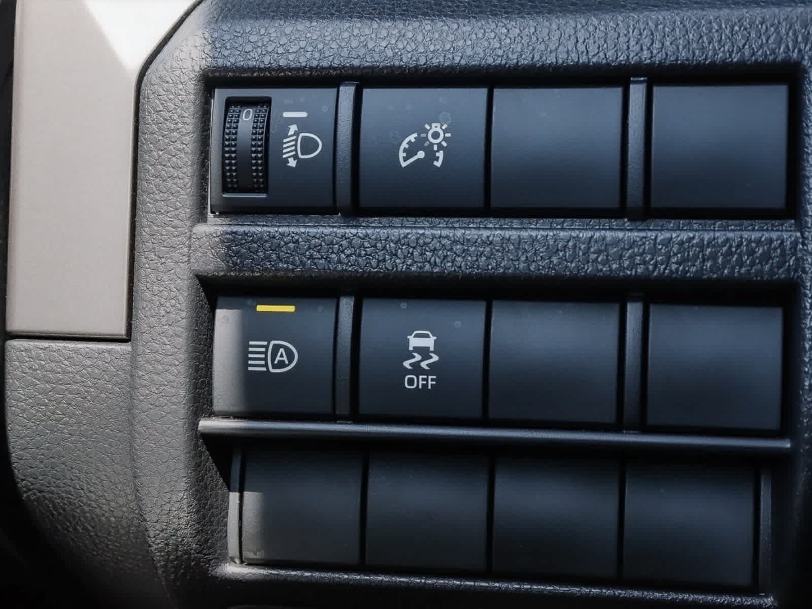 Used 2025 Toyota Tacoma TRD Off-Road AWD/4WD image 32