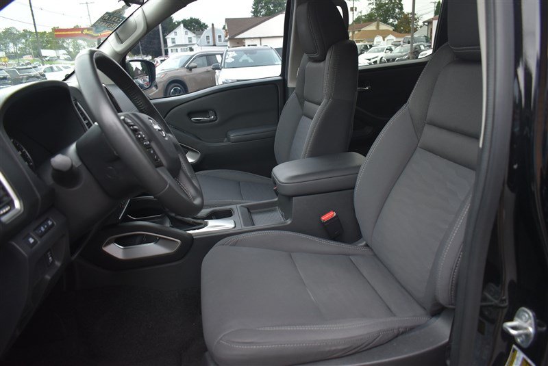 Used 2023 Nissan Frontier SV w/ SV Convenience Package AWD/4WD image 13