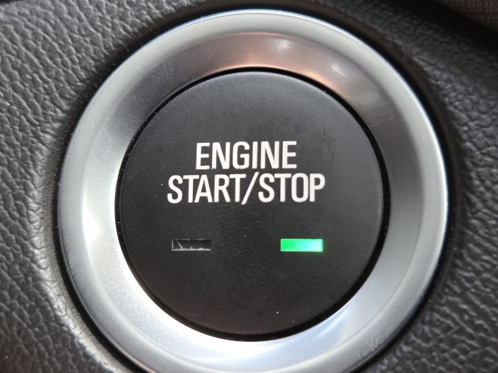 Used 2023 Chevrolet Equinox RS FWD image 37