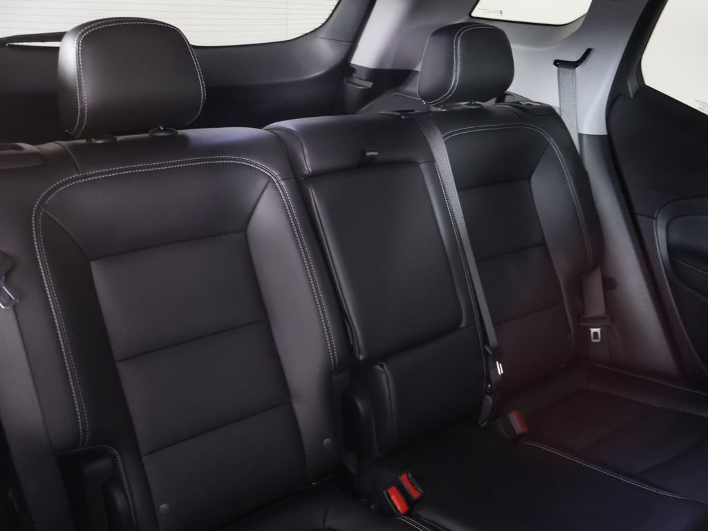 Used 2023 GMC Terrain SLT w/ Infotainment Package II AWD/4WD image 33