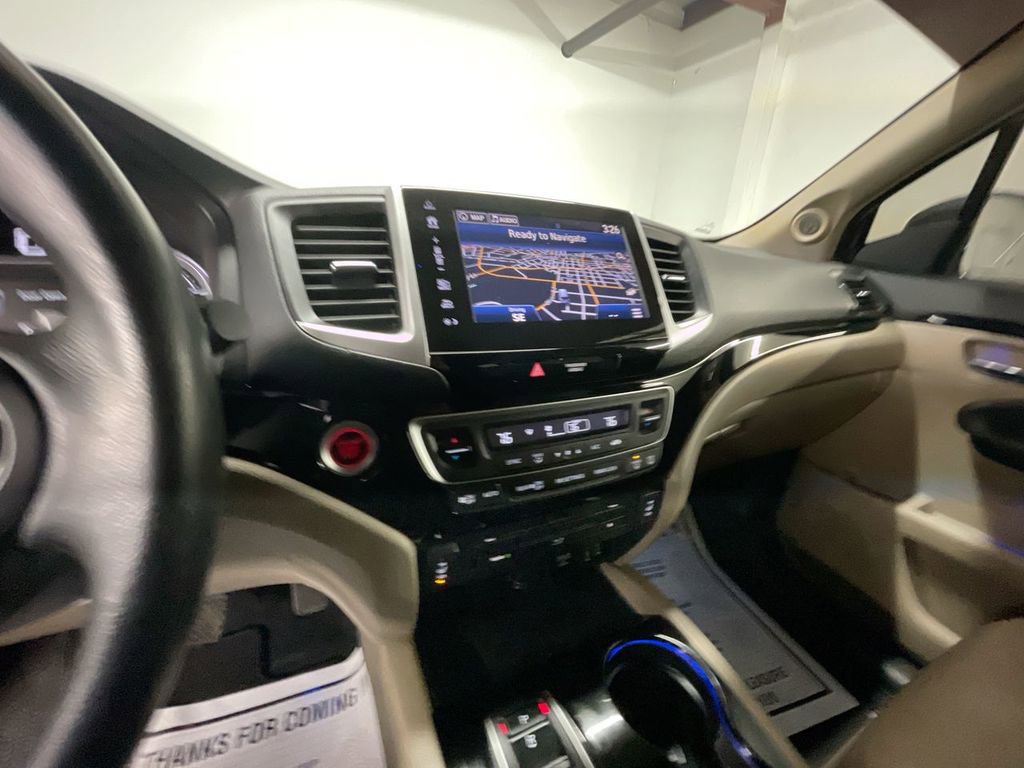 Used 2017 Honda Pilot Touring image 18