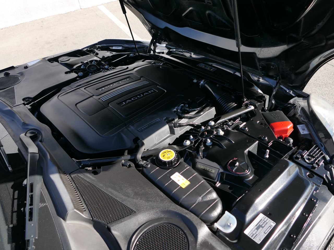 Used 2017 Jaguar F-TYPE Coupe image 27