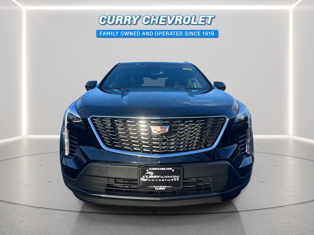 Used 2023 Cadillac XT4 Luxury w/ Cold Weather Package image 3