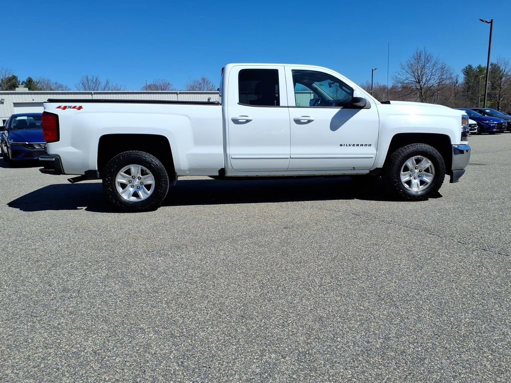 Used 2018 Chevrolet Silverado 1500 LT image 2