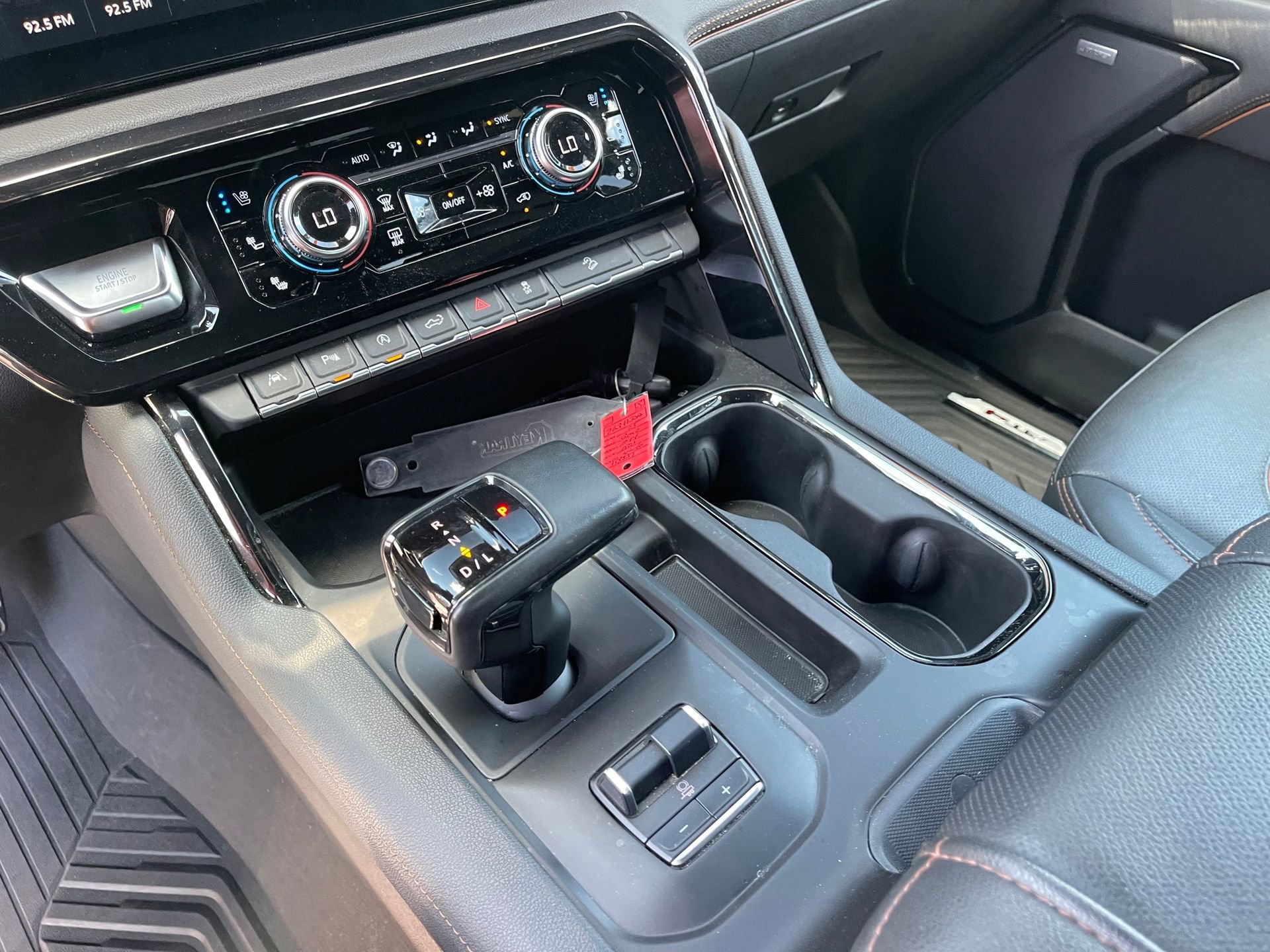 Used 2023 GMC Sierra 1500 AT4 w/ AT4 Premium Package AWD/4WD image 17
