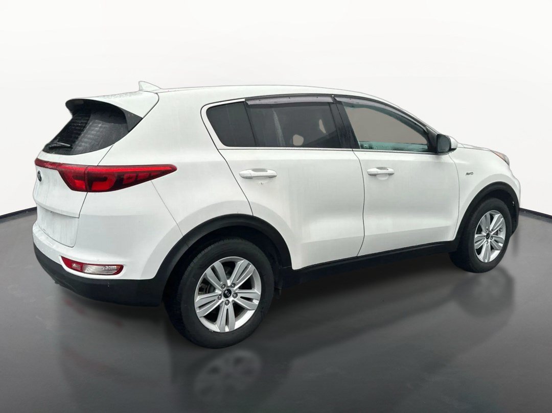 Used 2017 Kia Sportage LX AWD/4WD image 3